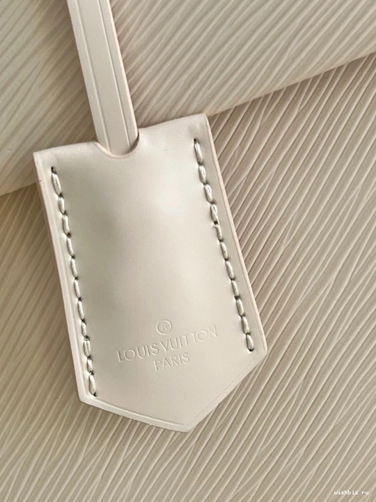 WIS CHANELUNY LOUIS VUITTON BB 0804